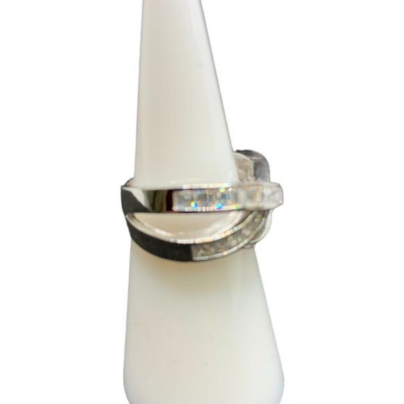 New Sterling silver 925  diagonal crisscross clear CZ ring size 6 - Picture 7 of 7